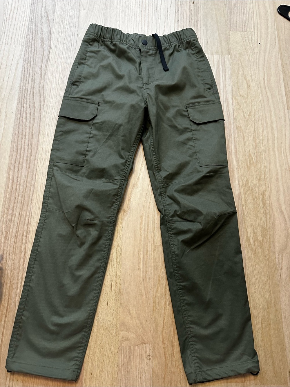 H&M Men's Olive Green Cargo Pants with Drawstring Waist